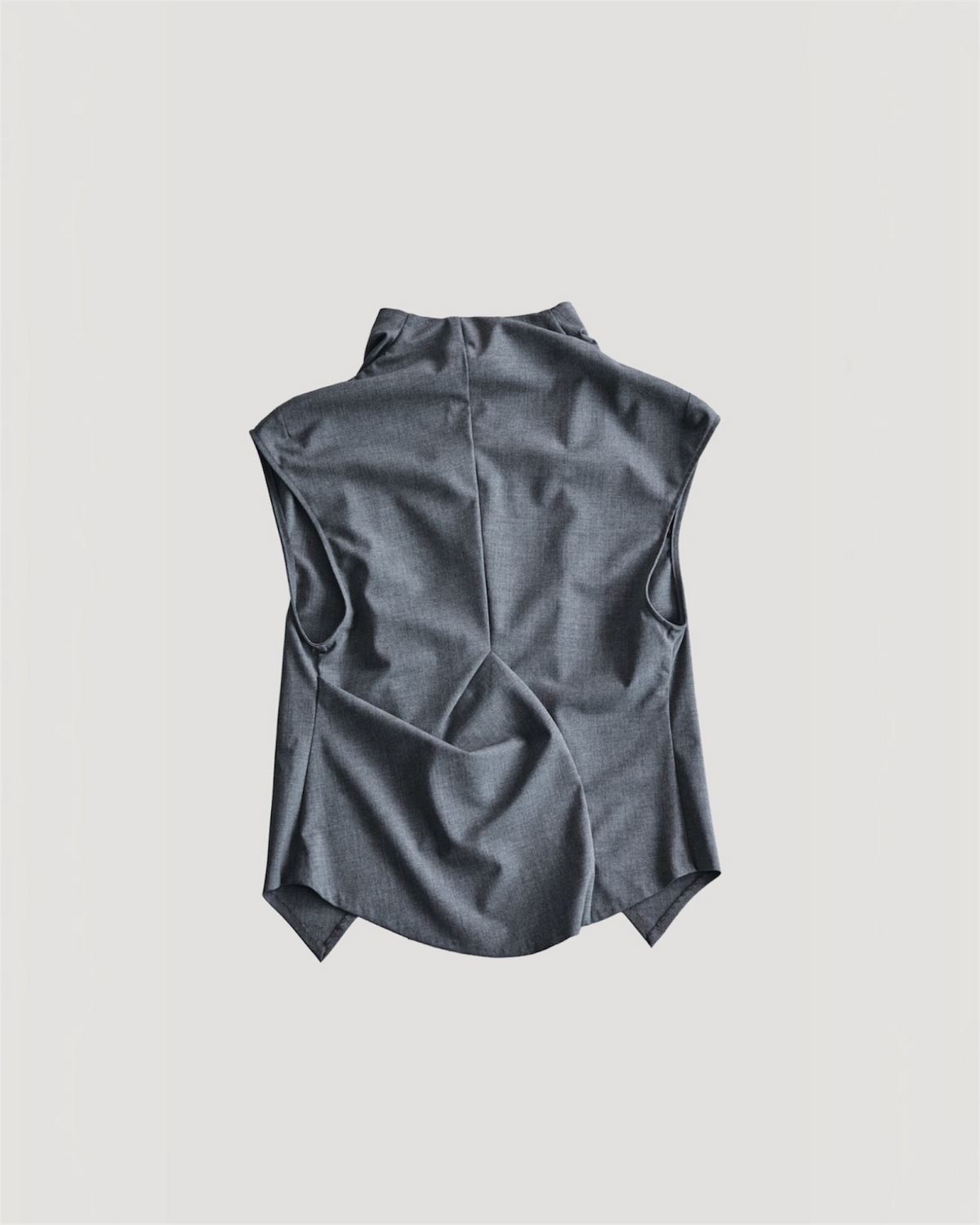 HIGH NECK BUTTON TOP
