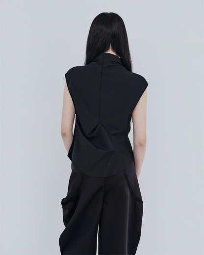 HIGH NECK BUTTON TOP