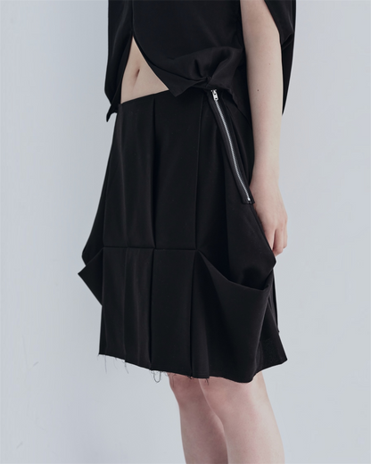 SCULPTED PLEATED SKIRT