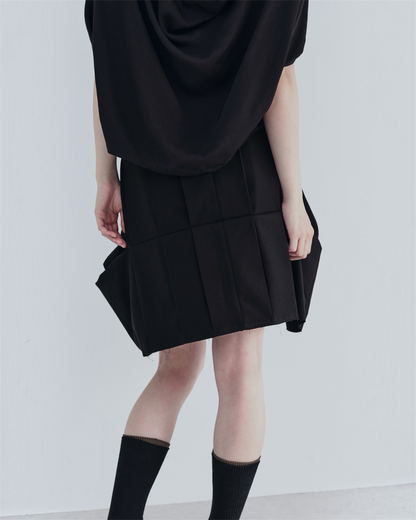 SCULPTED PLEATED SKIRT